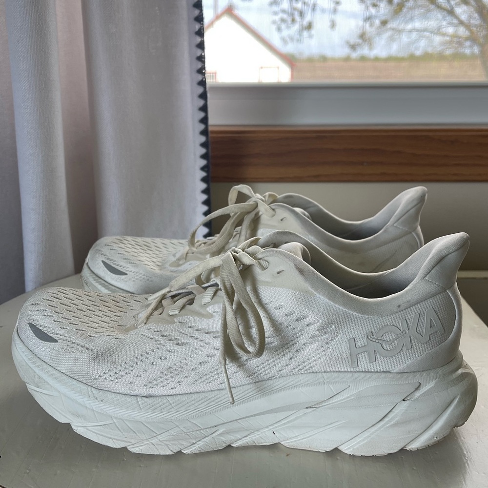 Women’s Hoka Clifton 8 White Sneakers Size 9
